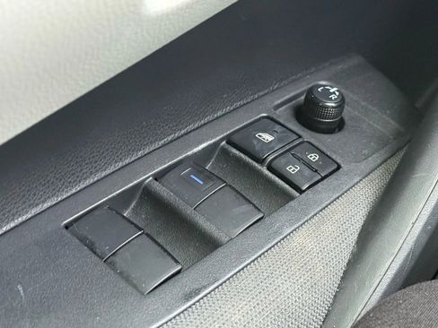 Used 2020 Toyota Corolla LE image 37