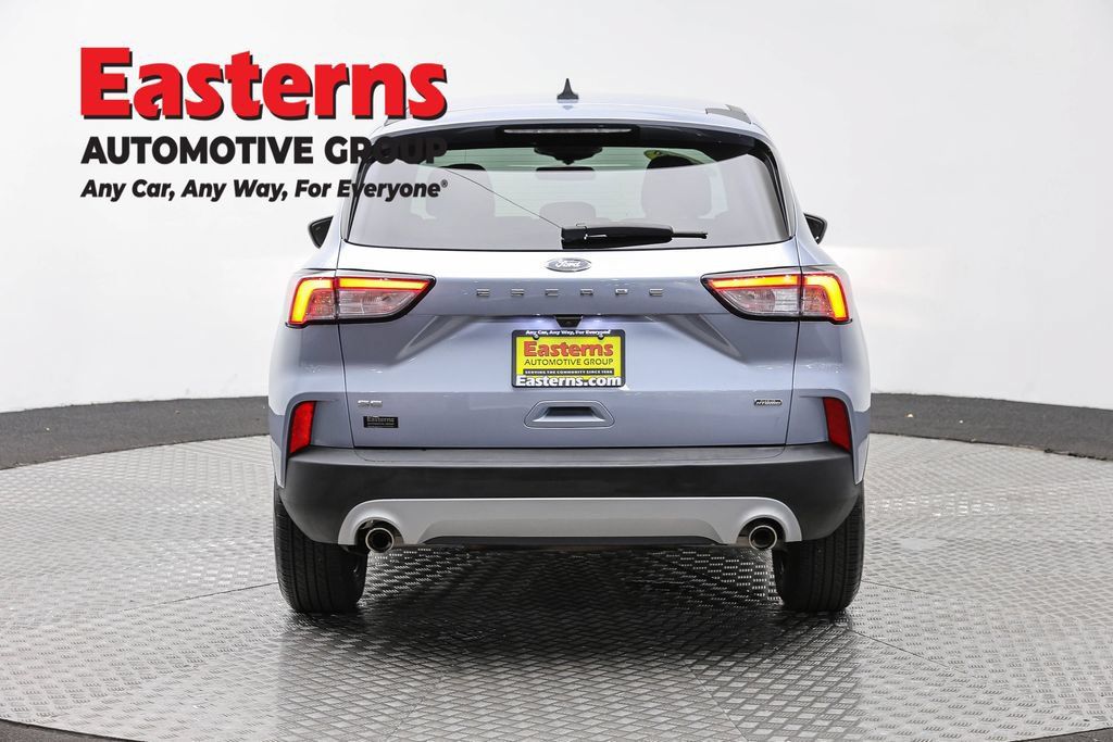 Used 2022 Ford Escape SE w/ Convenience Package FWD image 8