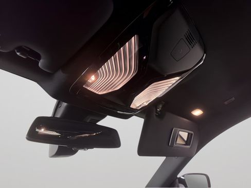 Used 2025 BMW M2 image 32