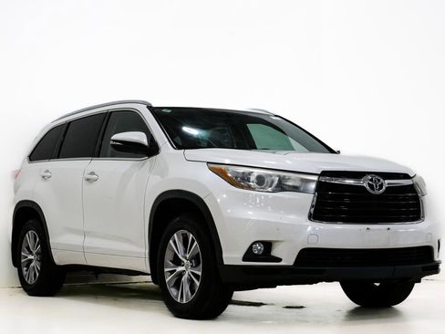 Used 2015 Toyota Highlander XLE image 1