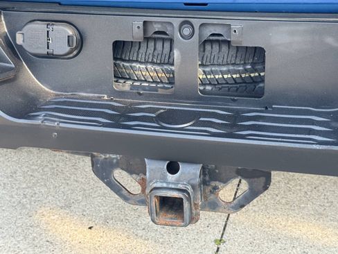 Used 2017 Toyota Tundra SR5 AWD/4WD image 6
