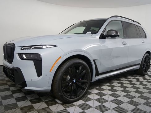 Used 2026 BMW X7 xDrive40i w/ M Sport Package image 8