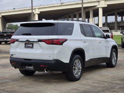 Used 2023 Chevrolet Traverse LT FWD image 7