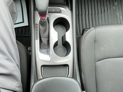 Used 2021 Chevrolet Malibu RS w/ LPO, Convenience Package 2 image 9