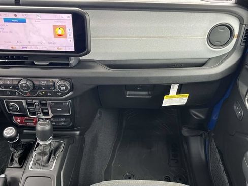 New 2026 Jeep Gladiator Sport AWD/4WD image 15