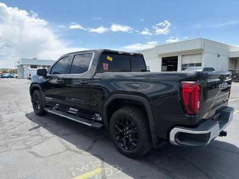 Used 2022 GMC Sierra 1500 SLT w/ SLT Premium Plus Package AWD/4WD image 9