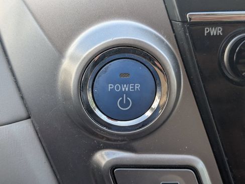 Used 2015 Toyota Prius V Three FWD image 17