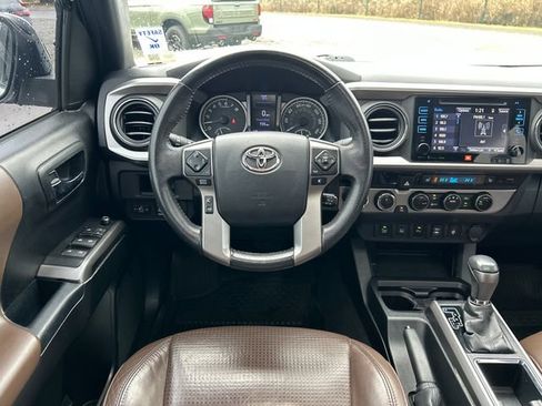 Used 2017 Toyota Tacoma Limited w/ Tow Package image 23