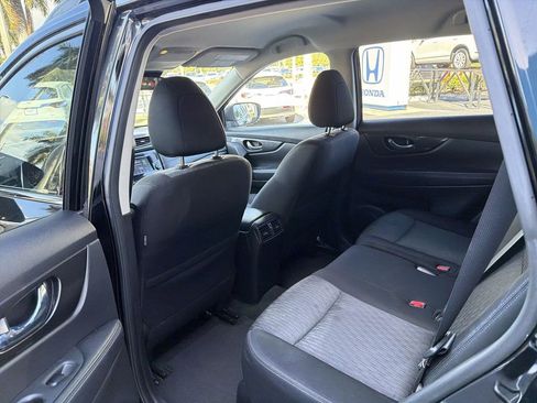 Used 2019 Nissan Rogue SV w/ Premium Package image 25