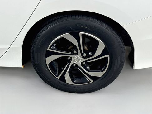 Used 2016 Honda Accord LX image 9