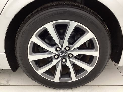 Used 2017 Lincoln Continental Premiere image 47