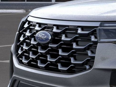 New 2026 Ford Explorer Platinum w/ LUX Leather Package image 17