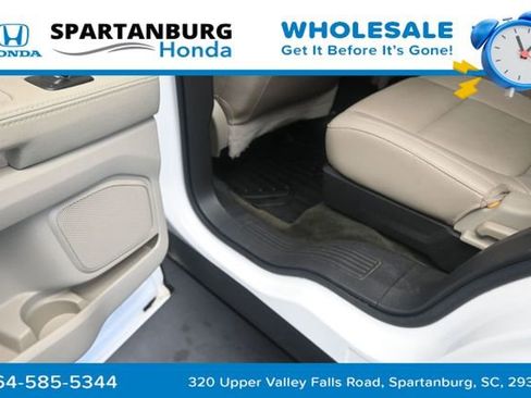 Used 2015 Ford Explorer Limited w/ Equipment Group 302A AWD/4WD image 17