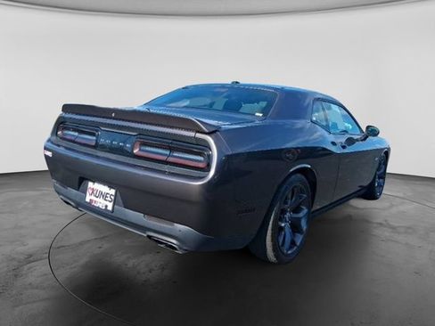 Used 2019 Dodge Challenger R/T RWD image 8