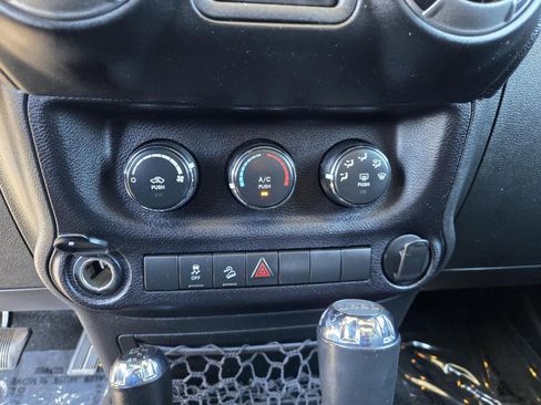 Used 2015 Jeep Wrangler Unlimited Sport w/ Connectivity Group image 9