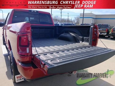 New 2026 RAM 2500 Laramie AWD/4WD image 32