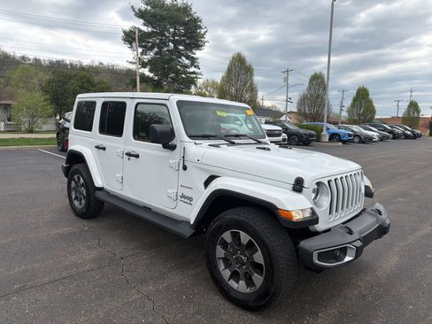 Used 2022 Jeep Wrangler Unlimited Sahara image 7