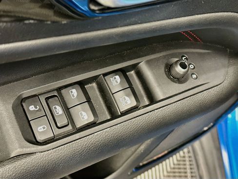 Used 2025 Jeep Compass Trailhawk AWD/4WD image 15
