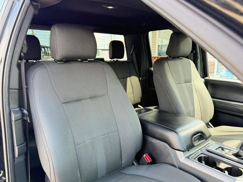 Used 2017 Ford F150 XLT w/ Equipment Group 302A Luxury AWD/4WD image 46