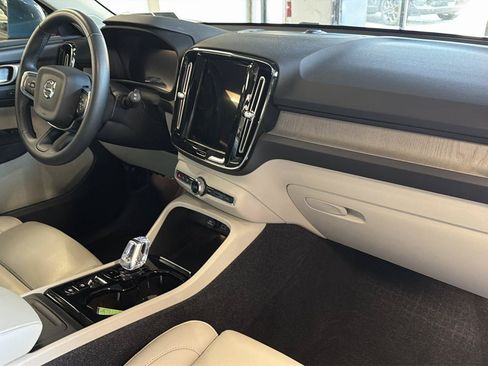Used 2023 Volvo XC40 B5 Plus w/ Driver Assist Package AWD/4WD image 27