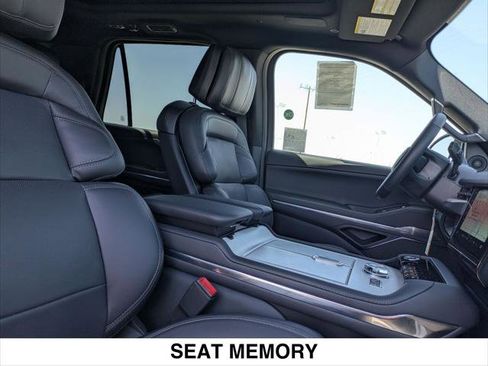 New 2026 Lincoln Navigator Reserve w/ Jet Appearance Package AWD/4WD image 14