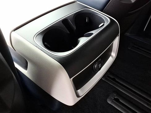 Used 2025 Kia Carnival EX FWD image 26
