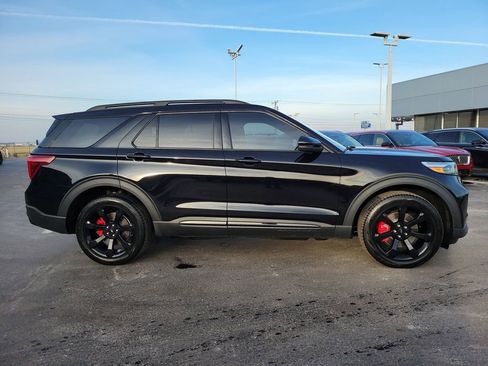 Certified 2021 Ford Explorer ST w/ Equipment Group 401A image 3