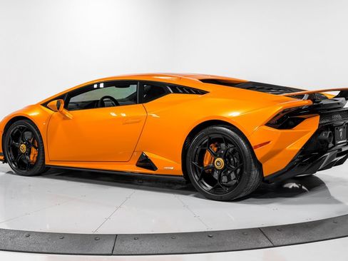 Used 2023 Lamborghini Huracan Tecnica RWD image 5