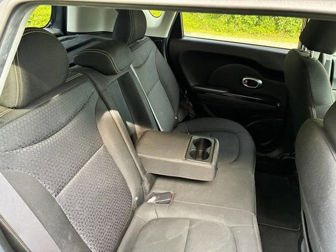Used 2015 Kia Soul + w/ Audio Package FWD image 17