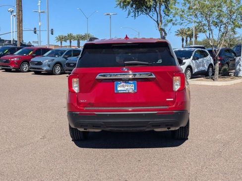 Used 2020 Ford Explorer XLT image 5