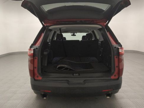 Used 2018 Chevrolet Traverse LT FWD image 29