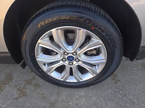 Used 2022 Ford Edge Titanium w/ Equipment Group 301A image 25