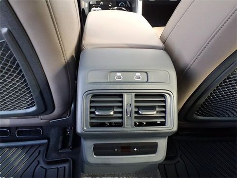 Used 2025 Audi Q5 Premium w/ Convenience Package image 10