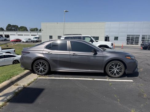 Used 2023 Toyota Camry SE FWD image 15
