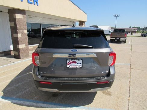 Used 2023 Ford Explorer XLT w/ Equipment Group 202A AWD/4WD image 6