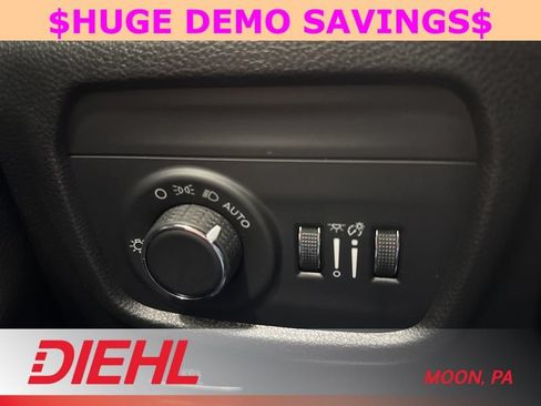 New 2025 Jeep Grand Cherokee Altitude AWD/4WD image 23