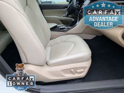 Used 2024 Toyota Camry XLE FWD image 21