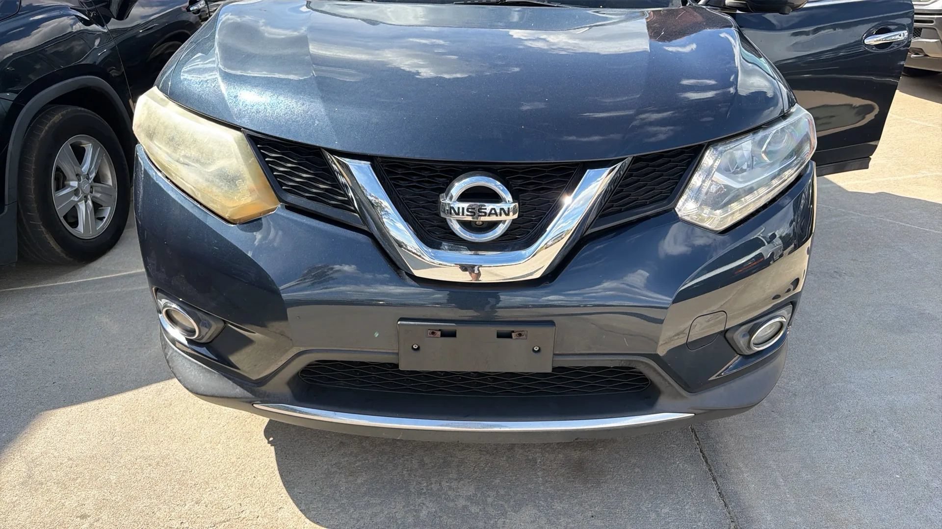 Used 2016 Nissan Rogue SL w/ SL Premium Package FWD image 2