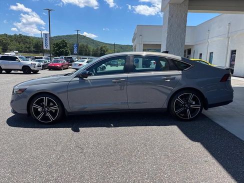 Used 2025 Honda Accord Sport image 24