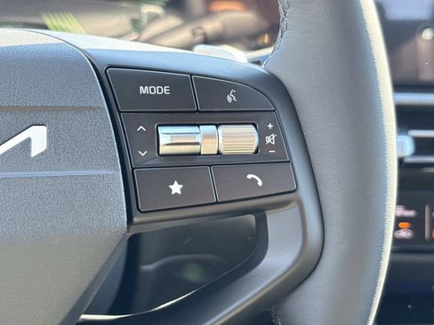 New 2026 Kia Sportage LX FWD image 24
