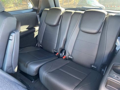 Used 2025 Mercedes-Benz GLS 450 4MATIC image 26