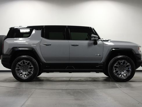 Used 2025 GMC Hummer EV 3X AWD/4WD image 3