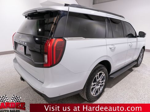 Used 2025 Ford Expedition Active AWD/4WD image 5