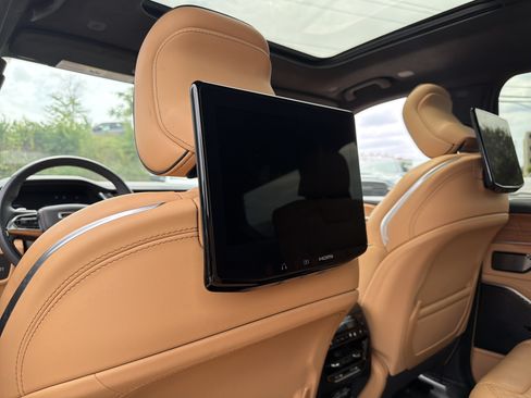 Used 2023 Jeep Grand Cherokee L Summit AWD/4WD image 19