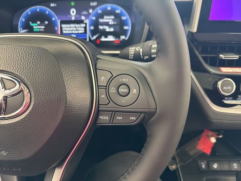 Used 2026 Toyota Corolla Cross XLE image 21