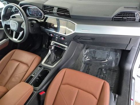 Certified 2025 Audi Q3 2.0T Premium w/ Convenience Package AWD/4WD image 19