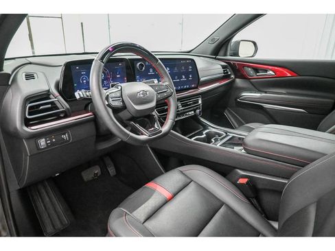 Used 2024 Chevrolet Traverse RS FWD image 39
