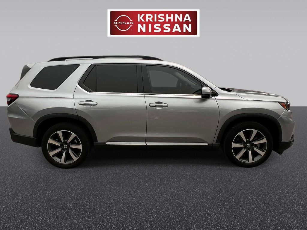 Used 2023 Honda Pilot Elite image 4