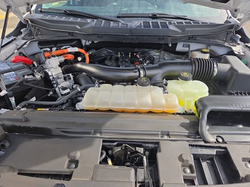 Used 2024 Ford F150 XLT w/ Mobile Office Package image 20