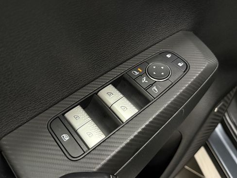 Used 2025 Mitsubishi Outlander SE AWD/4WD image 12